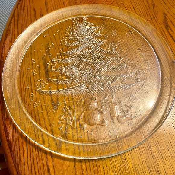 Clear Glass Christmas Plates - Picture 2 of 7